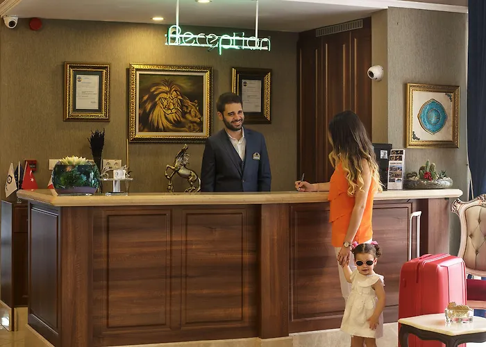 Asmira Royal Hotel *