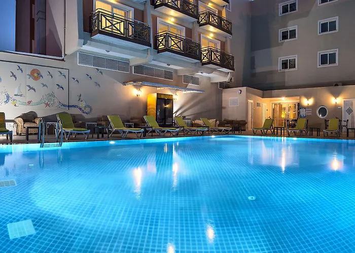 Asmira Royal Hotel *